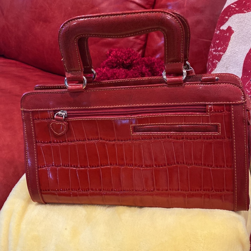 Red purse - Picture 2 of 4